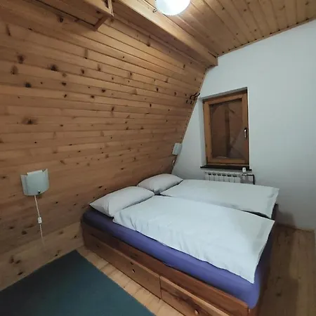 Vikendica A * Vlasic